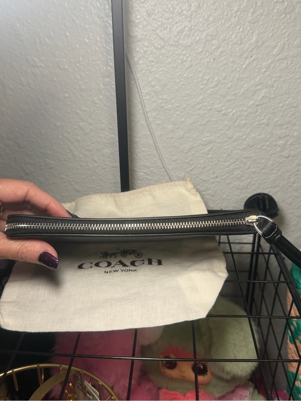 Coach Signature C Large Wristlet Pouch Black Calf Leather - Picture 5 of 8
